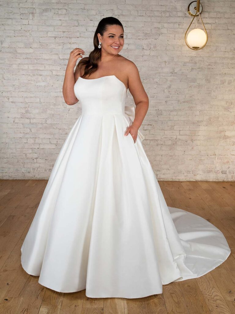 7711PS Plus – Stella York plus size wedding dress at Shropshire Country Brides.